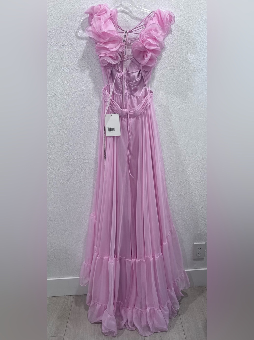 NEW MAC DUGGAL
Pink Ruffle Tiered Cut-Out Chiffon Gown in Blush Sz: 4 #67911 - Picture 6 of 13